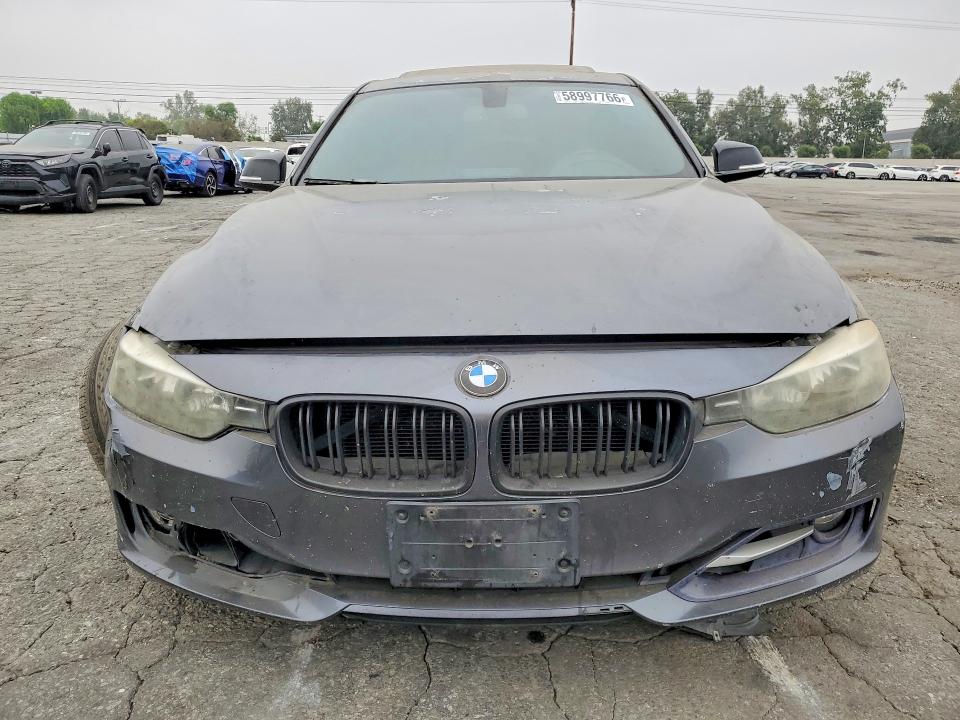 2012 BMW 3er VIN WBA3A5C58CF340834 COPART salvage auction — FRONT END, Ca - Salvage Certificate, sold $375 on 2026-08-13 (photo 5)