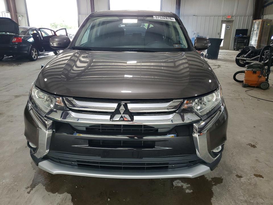 2017 Mitsubishi Outlander VIN JA4AZ3A36HZ051959 COPART salvage auction — NORMAL WEAR, Pa - Cert Of Title (P), sold $4,100 on 2026-07-29 (photo 5)