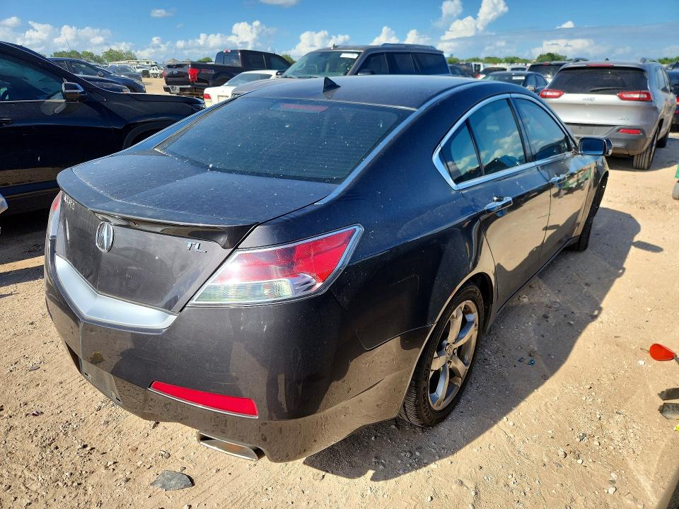 2016 Honda VIN 1HGCT2B98GA004752 COPART salvage auction — WATER/FLOOD, Tx - Salvage Title-Flood Damage, sold $1,400 on 2026-07-02 (photo 3)