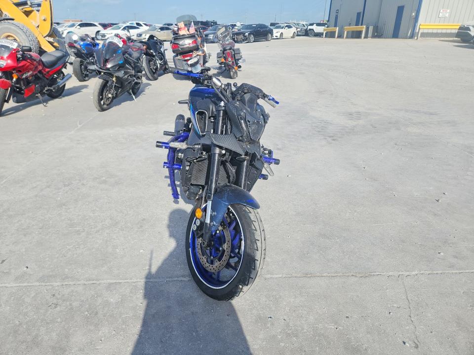 2023 Yamaha Mt VIN JYARN71E8PA004079 COPART salvage auction — ROLLOVER, Tx - Certificate Of Title, sold $2,900 on 2026-09-01 (photo 2)