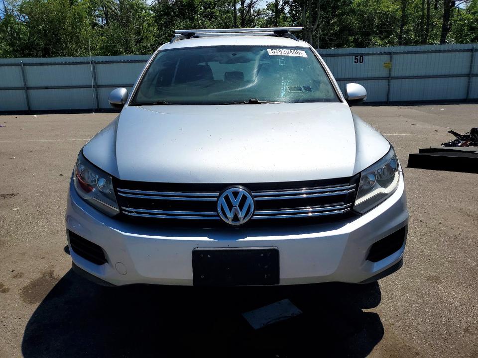 2017 Volkswagen Tiguan VIN WVGBV7AX3HK043922 COPART salvage auction — Burn Interior, NY - MV-907A SALVAGE CERTIFICATE, sold $2,050 on 2026-07-20 (photo 5)