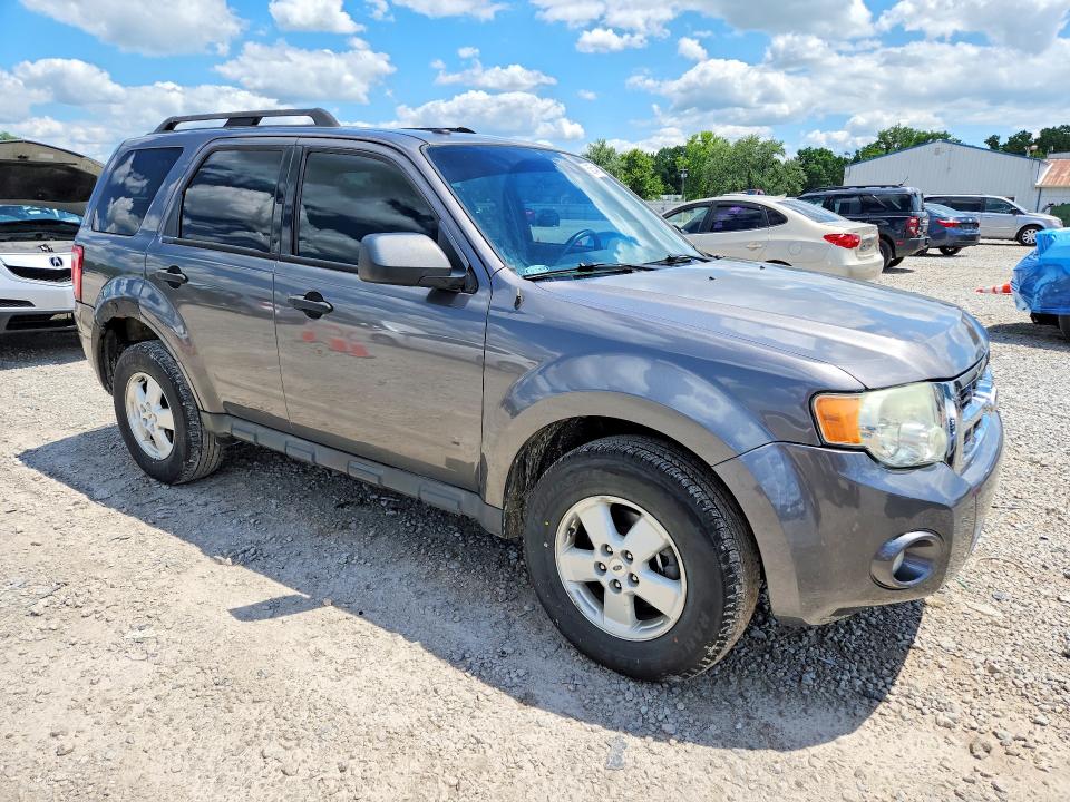 2011 Ford Escape VIN 1FMCU0D73BKA04930 COPART salvage auction — NORMAL WEAR, Oh - Certificate Of Title, sold $775 on 2026-07-09 (photo 4)