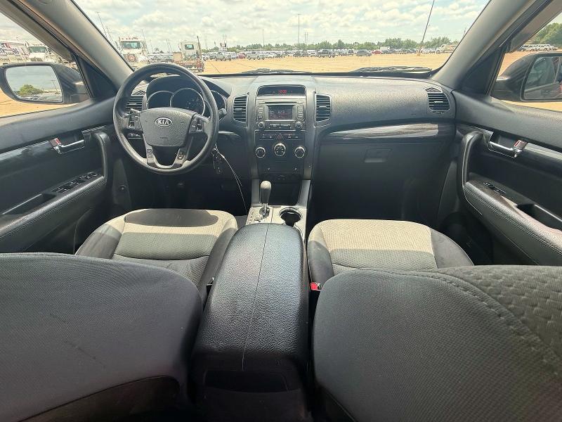 2013 Kia Sorento VIN 5XYKT3A68DG391838 COPART salvage auction — MINOR DENT/SCRATCHES, Ok - Certificate Of Title (P), sold $650 on 2026-07-02 (photo 9)