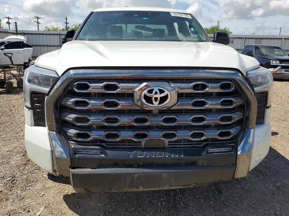 2025 Toyota Tundra VIN 5TFNC5DBXSX093206 COPART salvage auction — MINOR DENT/SCRATCHES, Tx - Salvage Vehicle Title, sold $27,000 on 2026-07-08 (photo 5)