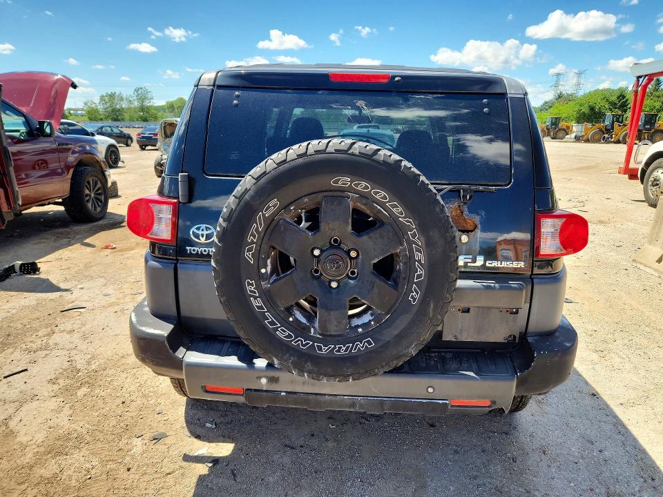 2008 Toyota Fj cruiser VIN JTEBU11FX8K032925 COPART salvage auction — MECHANICAL, Il - Cert Of Title-Corrected, sold $2,900 on 2026-07-09 (photo 6)