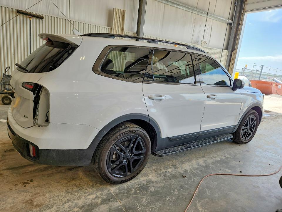 2025 Kia Telluride VIN 5XYP3DGC0SG579680 COPART salvage auction — SIDE, NE - CERT OF TITLE-SALVAGE, sold $16,300 on 2026-07-14 (photo 3)