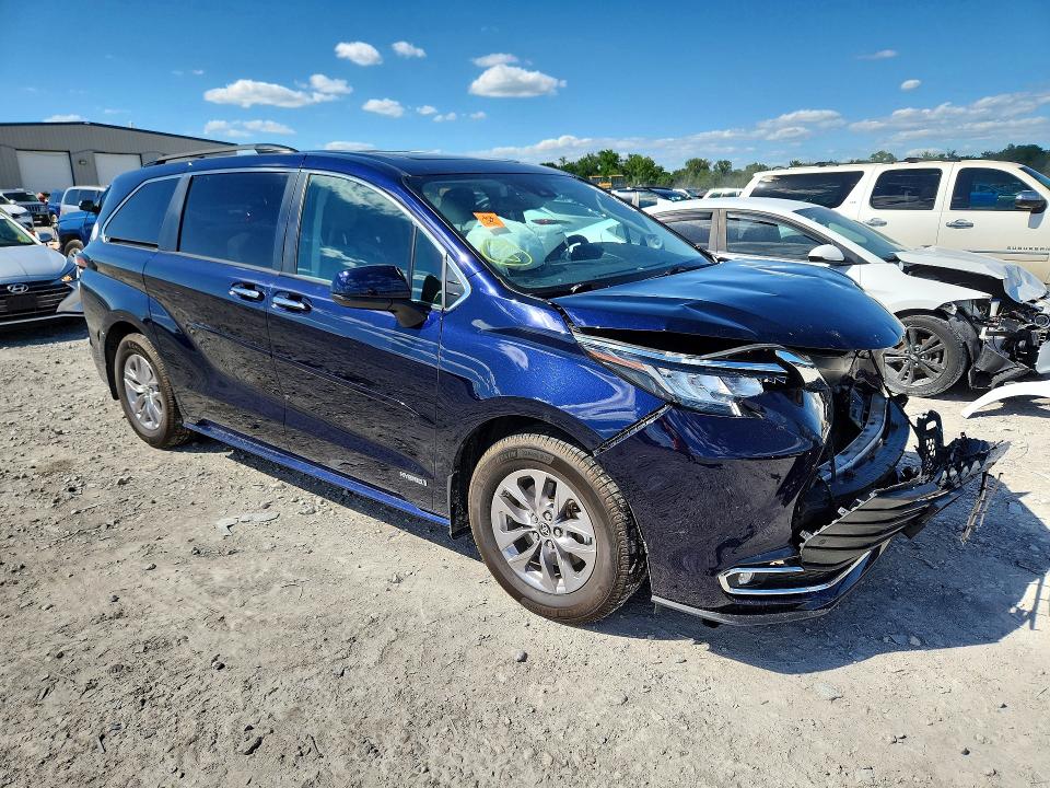 2021 Toyota Sienna VIN 5TDJRKEC6MS013895 COPART salvage auction — FRONT END, Il - Salvage Certificate, sold $9,200 on 2026-07-20 (photo 4)