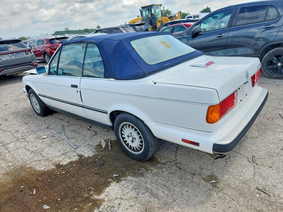 1989 BMW 3er VIN WBABB1300K8275079 COPART salvage auction — MINOR DENT/SCRATCHES, Wv - Dealer Only Clean Title (P), sold $5,400 on 2026-07-31 (photo 2)
