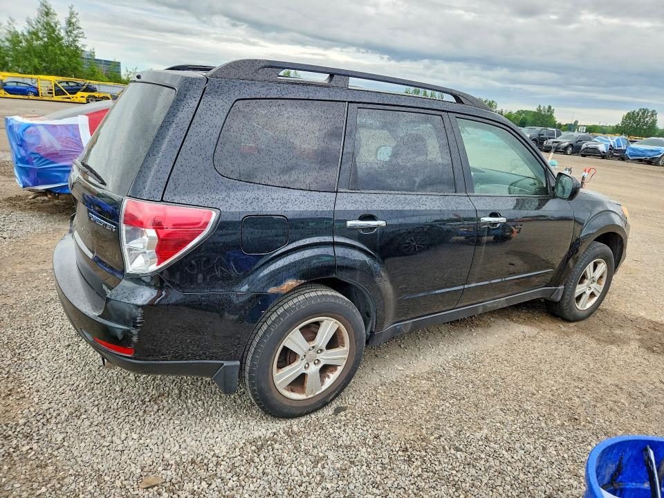 2010 Subaru Forester VIN JF2SH6CC2AH761997 COPART salvage auction — MINOR DENT/SCRATCHES, ON - PERMIT NO BRAND - UNFIT, sold $800 on 2026-07-08 (photo 3)