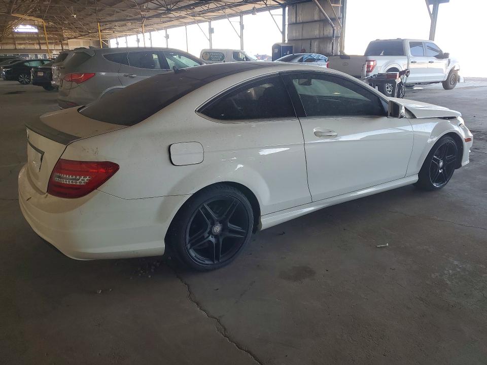 2014 Mercedes-benz C-klasse VIN WDDGJ4HB7EG272509 COPART salvage auction — FRONT END, Az - Cert Of Title - Salvage, sold $625 on 2026-07-06 (photo 3)