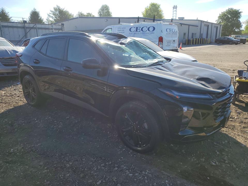 2026 Chevrolet Trax VIN KL77LKEP2TC086810 COPART salvage auction — ROOF, Salvage Title, sold $6,600 on 2026-07-27 (photo 4)