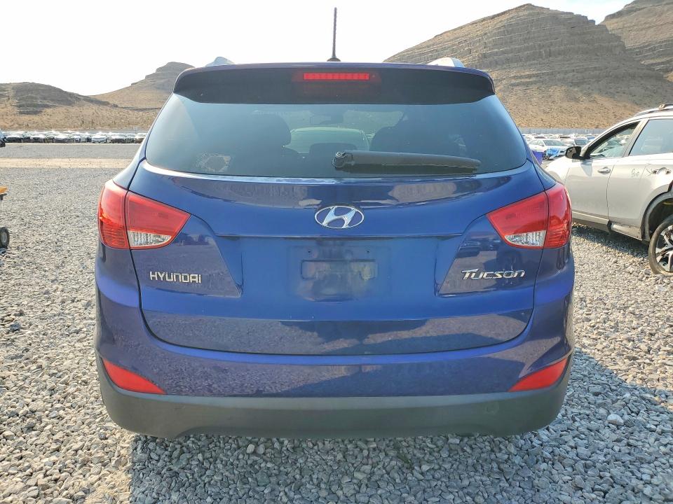 2011 Hyundai Tucson VIN KM8JU3AC6BU125417 COPART salvage auction — FRONT END, Nv - Salvage Title, sold $950 on 2026-07-20 (photo 6)