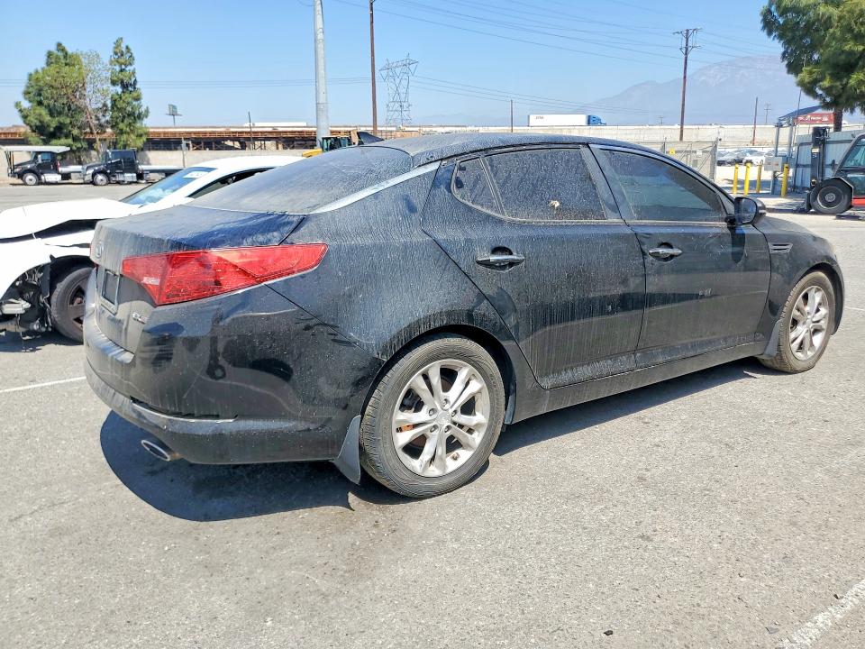2012 Kia VIN 5XXGN4A71CG043445 COPART salvage auction — MINOR DENT/SCRATCHES, Ca - Dis/Dlr/Exp Only Clean Title, sold $375 on 2026-07-02 (photo 3)