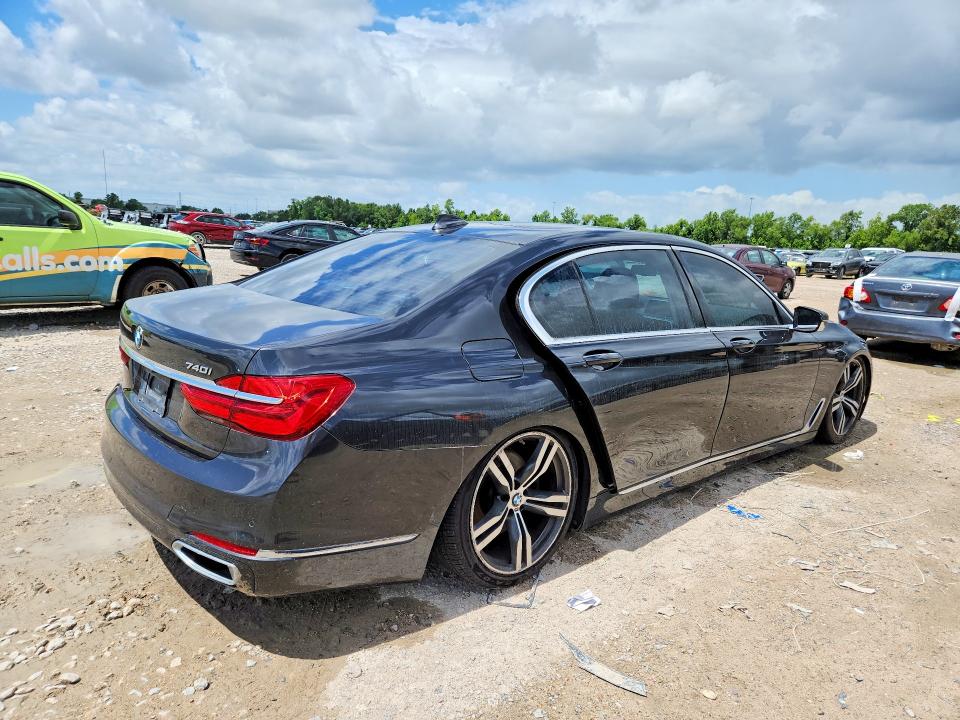 2018 BMW 7er VIN WBA7E2C57JG741481 COPART salvage auction — MINOR DENT/SCRATCHES, Tx - Certificate Of Title, sold $4,350 on 2026-07-28 (photo 3)