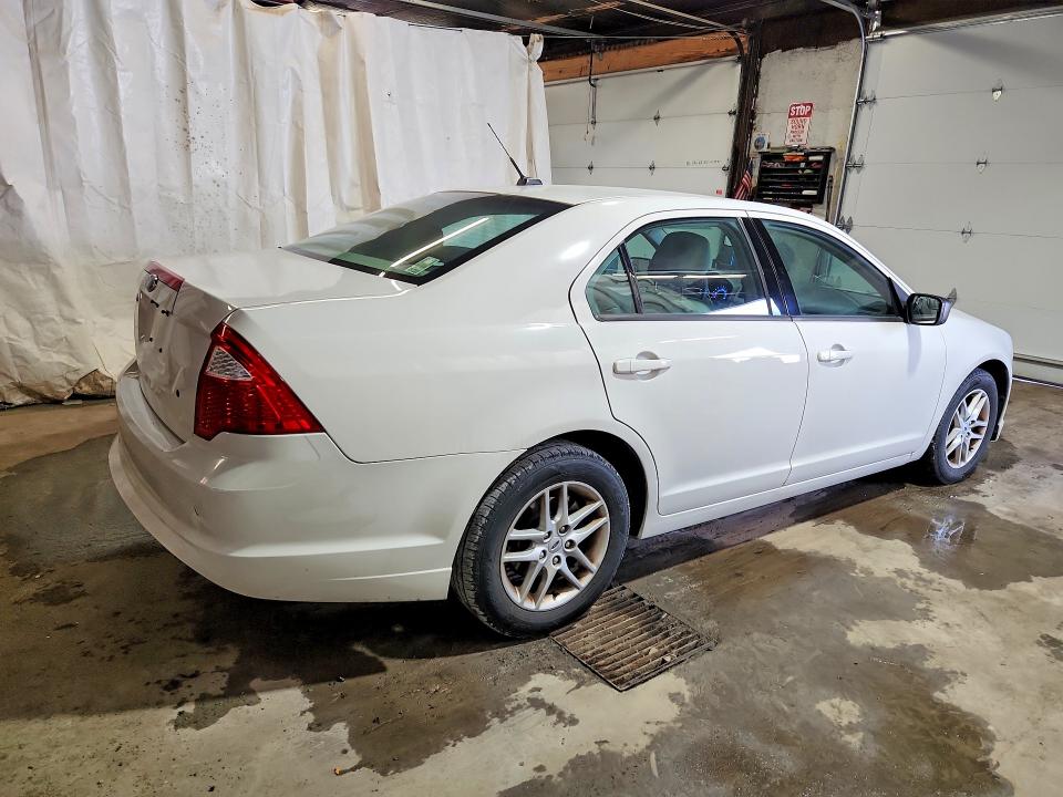 2012 Ford VIN 3FAHP0GA5CR142710 COPART salvage auction — NORMAL WEAR, Pa - Cert Of Title, sold $550 on 2026-07-30 (photo 3)