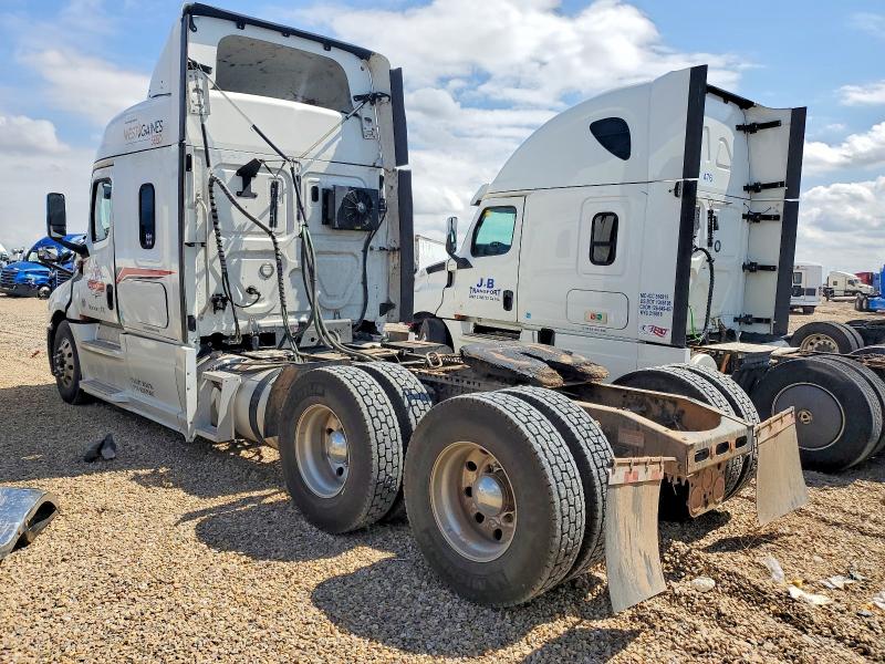 2019 Freightliner Cascadia 126 VIN 3AKJHHDRXKSKP5801 COPART salvage auction — SIDE, TX - SALVAGE VEHICLE TITLE, sold $10,300 on 2026-07-09 (photo 3)