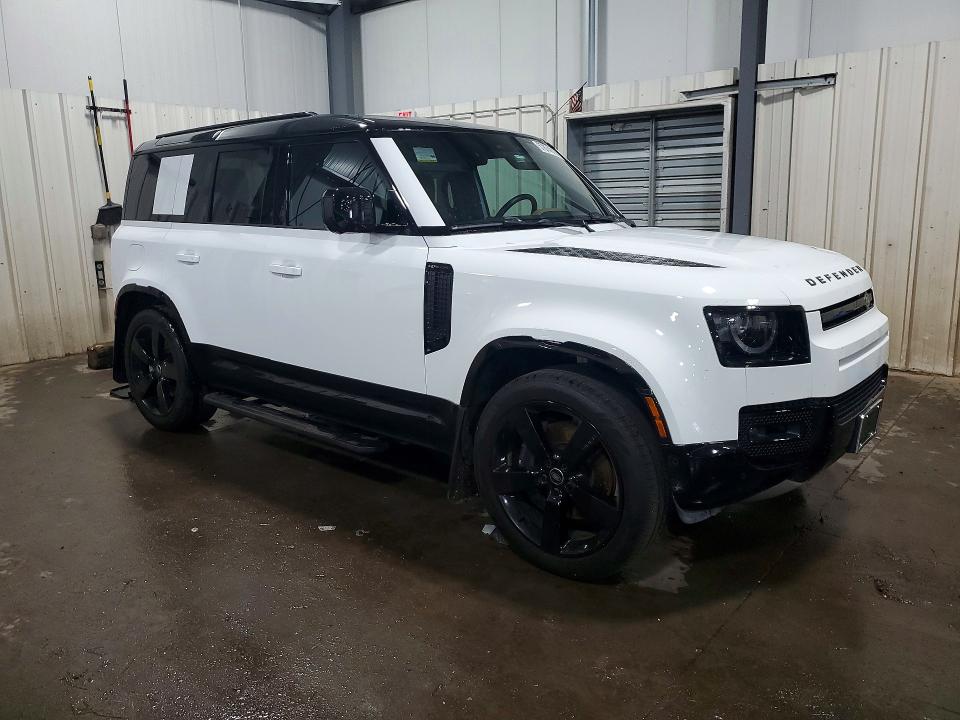 2025 Land rover Defender VIN SALE27EU9S2411448 COPART salvage auction — REAR END, WI - CERT OF TITLE-CLAIM PAID, sold $20,400 on 2026-07-21 (photo 4)