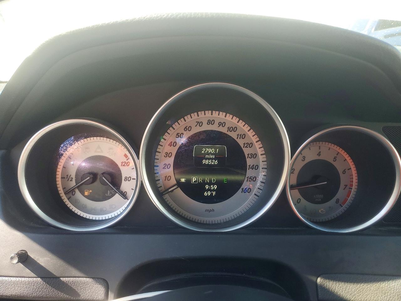 2013 Mercedes-Benz C-Class VIN WDDGF8AB8DR264537 COPART salvage auction — Normal Wear, KY - CERT OF TITLE-REBUILT VEHICLE, sold $2,250 on 2026-07-01 (photo 9)