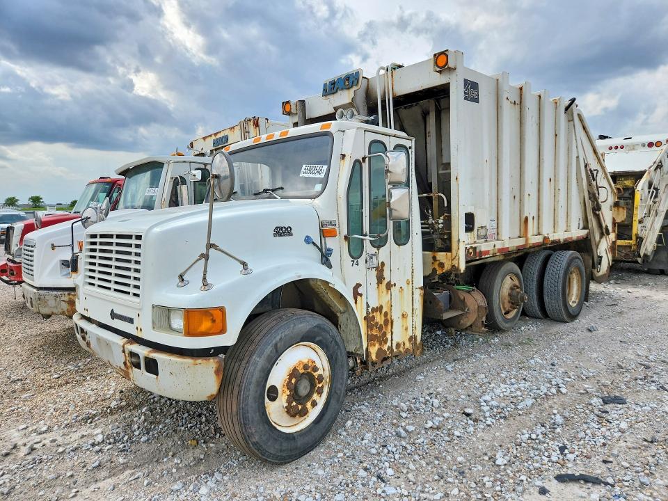 1998 International 4000 series VIN 1HTSDAAR3WH498532 COPART salvage auction — NORMAL WEAR, Fl - Certificate Of Destruction (P), sold $1,500 on 2026-07-09 (photo 1)