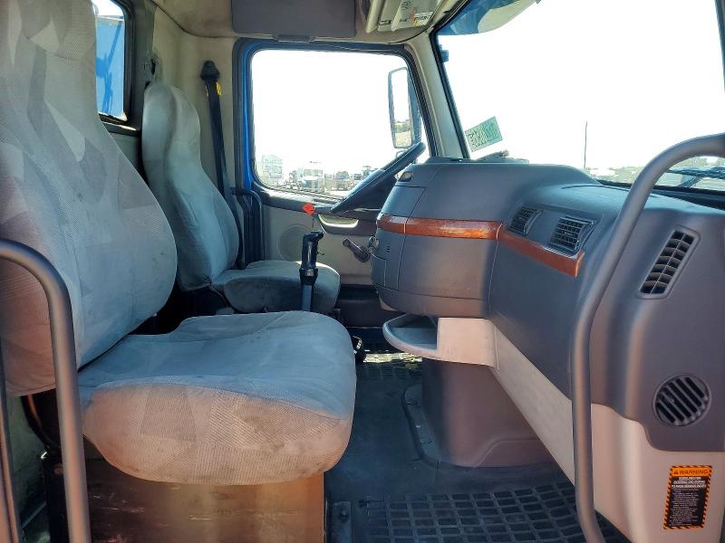 2011 Volvo Vnl VIN 4V4NC9DFXBN535654 COPART salvage auction — MINOR DENT/SCRATCHES, Ca - Certificate Of Title (P), sold $1,600 on 2026-07-07 (photo 6)