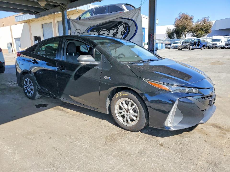2021 Toyota Prius VIN JTDKAMFP4M3181819 COPART salvage auction — FRONT END, Ca - Salvage Certificate, sold $4,650 on 2026-07-14 (photo 4)