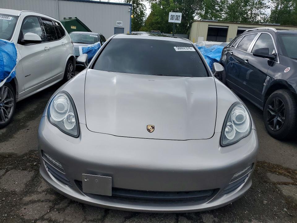 2011 Porsche Panamera VIN WP0AA2A75BL011151 COPART salvage auction — MINOR DENT/SCRATCHES, Ca - Cert Of Title-Salvaged, sold $4,150 on 2026-07-29 (photo 5)