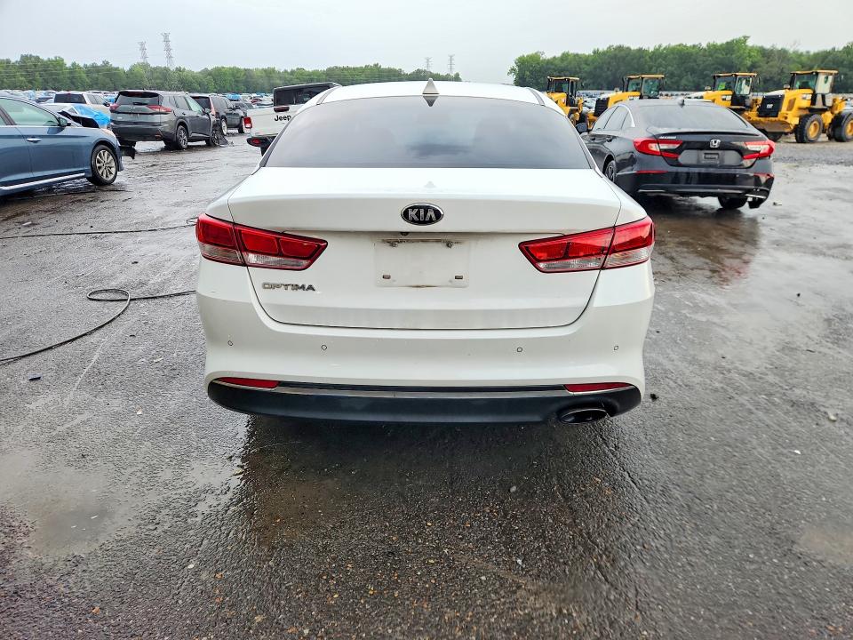 2018 Kia Optima VIN 5XXGT4L3XJG259310 COPART salvage auction — NORMAL WEAR, NC - CERT OF TITLE W/SALVAGE HISTOR, sold $1,950 on 2026-07-28 (photo 6)