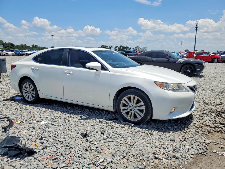 2014 Lexus VIN JTHBK1GG0E2113582 COPART salvage auction — MINOR DENT/SCRATCHES, Fl - Cert Of Title-Salvage Theft, sold $3,800 on 2026-07-15 (photo 4)
