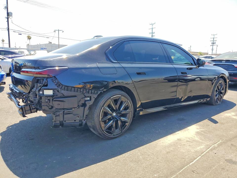 2024 BMW VIN WBA23EH08RCS25938 COPART salvage auction — REAR END, Ca - Dis/Dlr/Exp Only Clean Title, sold $38,500 on 2026-07-13 (photo 3)