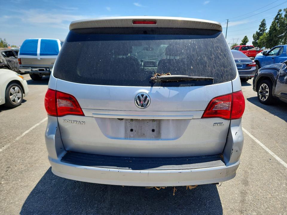 2009 Volkswagen Routan VIN 2V8HW54X79R560739 COPART salvage auction — MECHANICAL, CA - DIS/DLR/EXP ONLY CLEAN TITLE, sold $150 on 2026-07-09 (photo 6)