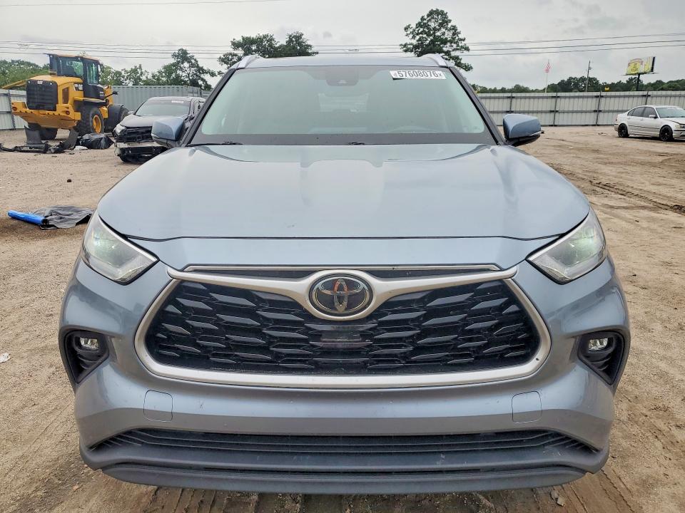 2021 Toyota Highlander VIN 5TDGZRAH6MS040504 COPART salvage auction — REAR END, FL - CERT OF TITLE SLVG REBUILDABLE, sold $14,400 on 2026-07-30 (photo 5)