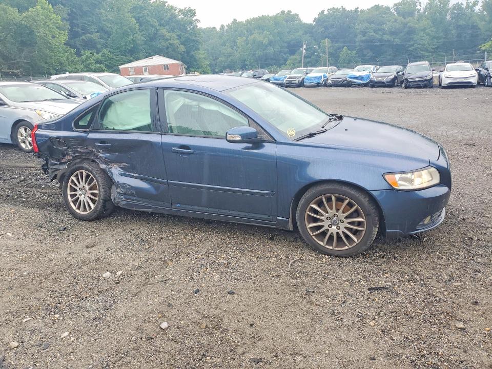 2010 Volvo S40 VIN YV1390MS2A2509506 COPART salvage auction — REAR END, Md - Cert Of Salvage > 75% Damage, sold $125 on 2026-07-14 (photo 4)