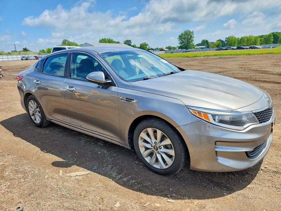 2017 Kia Optima VIN 5XXGT4L37HG133187 COPART salvage auction — SIDE, Oh - Cert Of Title-Salvage, sold $900 on 2026-07-09 (photo 4)