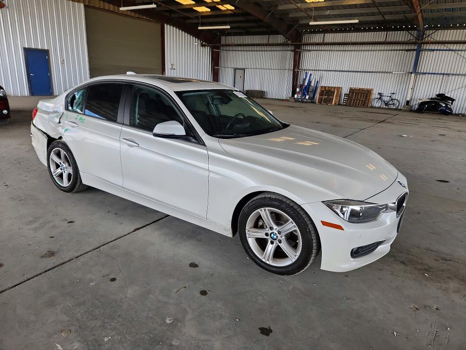 2015 BMW 3er VIN WBA3B1C55FK137028 COPART salvage auction — REAR END, CA - SALVAGE CERTIFICATE, sold $900 on 2026-07-30 (photo 4)