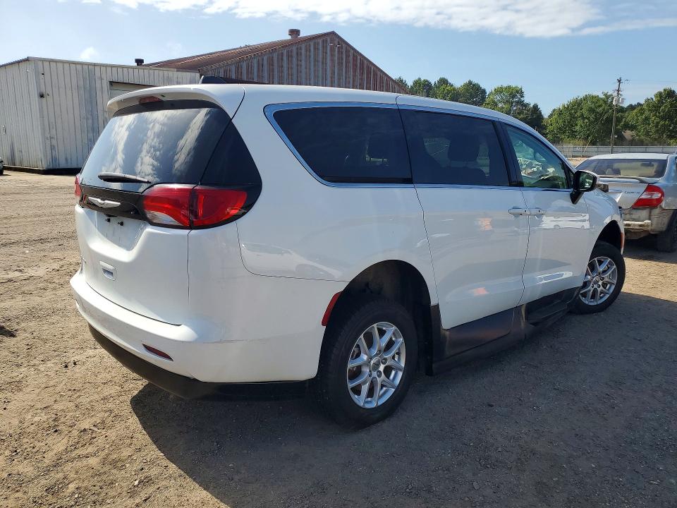 2022 Chrysler Voyager VIN 2C4RC1CG8NR186655 COPART salvage auction — FRONT END, MS - CERT OF TITLE-SALVAGED, sold $7,900 on 2026-07-17 (photo 3)
