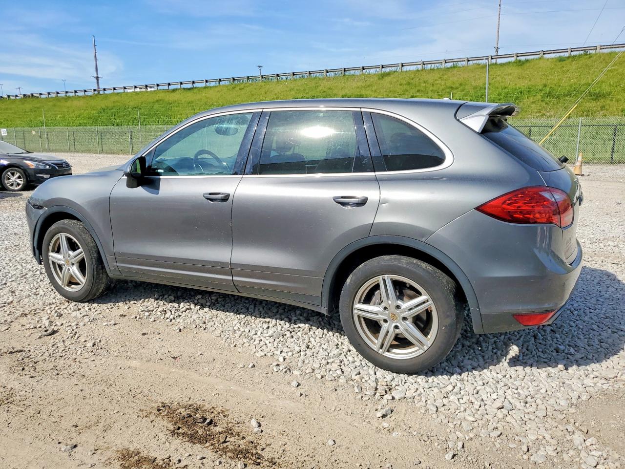 2014 Porsche Cayenne VIN WP1AA2A27ELA94704 COPART salvage auction — Front End, OH - CERTIFICATE OF TITLE, sold $875 on 2026-07-01 (photo 2)