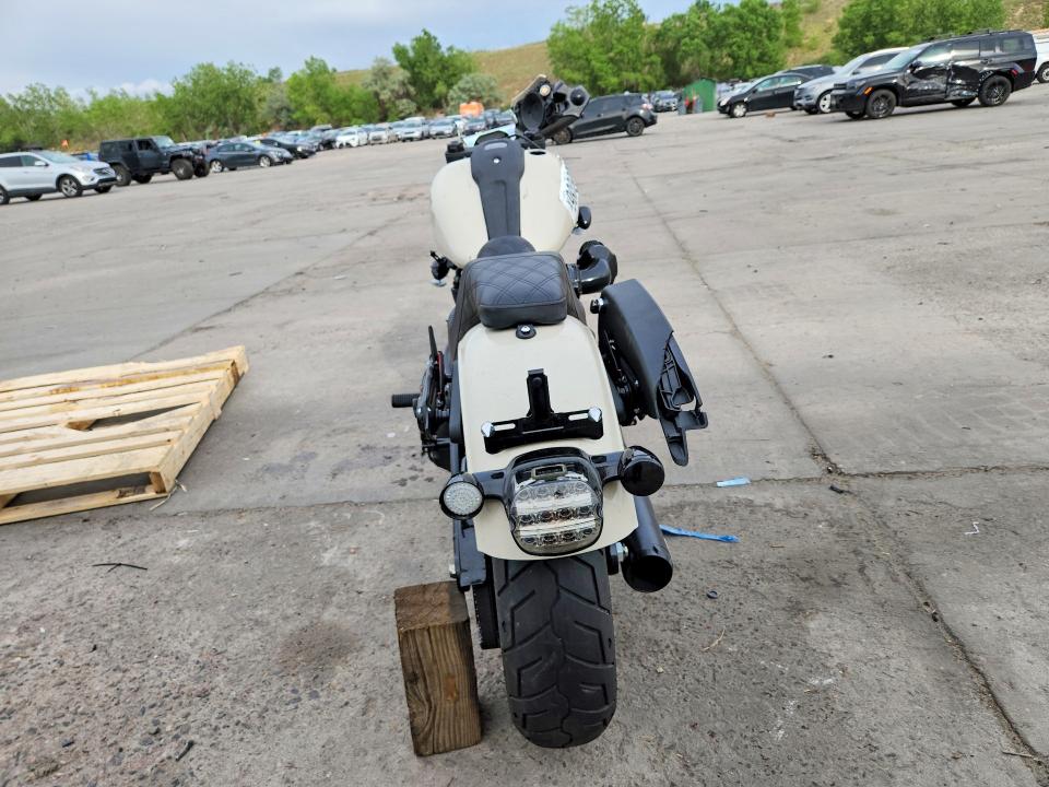 2023 Harley-davidson Low rider VIN 1HD1YXZ1XPB025843 COPART salvage auction — ROLLOVER, Co - Public - Salvage Title, sold $1,100 on 2026-07-20 (photo 4)