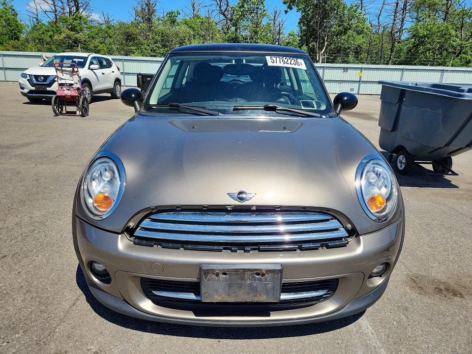 2012 Mini Cooper VIN WMWSU3C5XCT255048 COPART salvage auction — MINOR DENT/SCRATCHES, NY - CERTIFICATE OF TITLE, sold $775 on 2026-07-27 (photo 5)