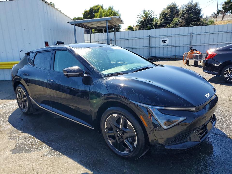 2025 Kia Ev6 VIN 5XYC34JA5SG012676 COPART salvage auction — SIDE, Ca - Certificate Of Title, sold $12,100 on 2026-07-09 (photo 4)