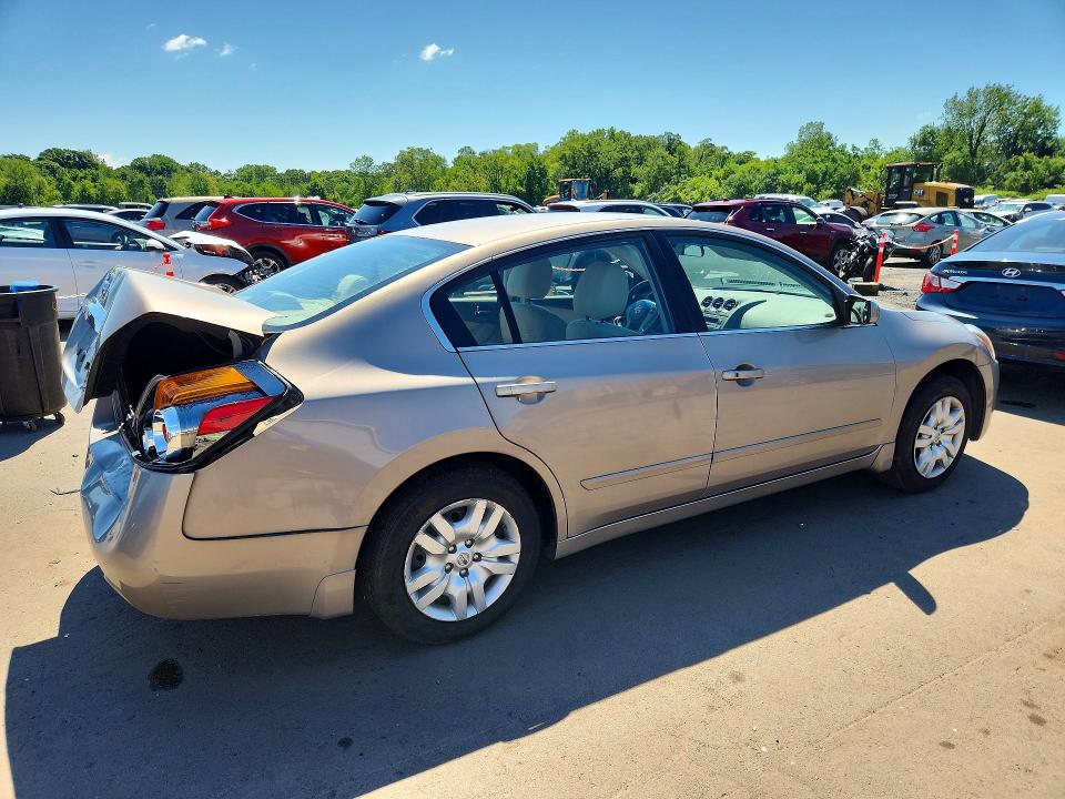 2011 Nissan Altima VIN 1N4AL2AP1BN484064 COPART salvage auction — REAR END, CT - CERT OF TITLE-SALVAGE, sold $525 on 2026-07-02 (photo 3)