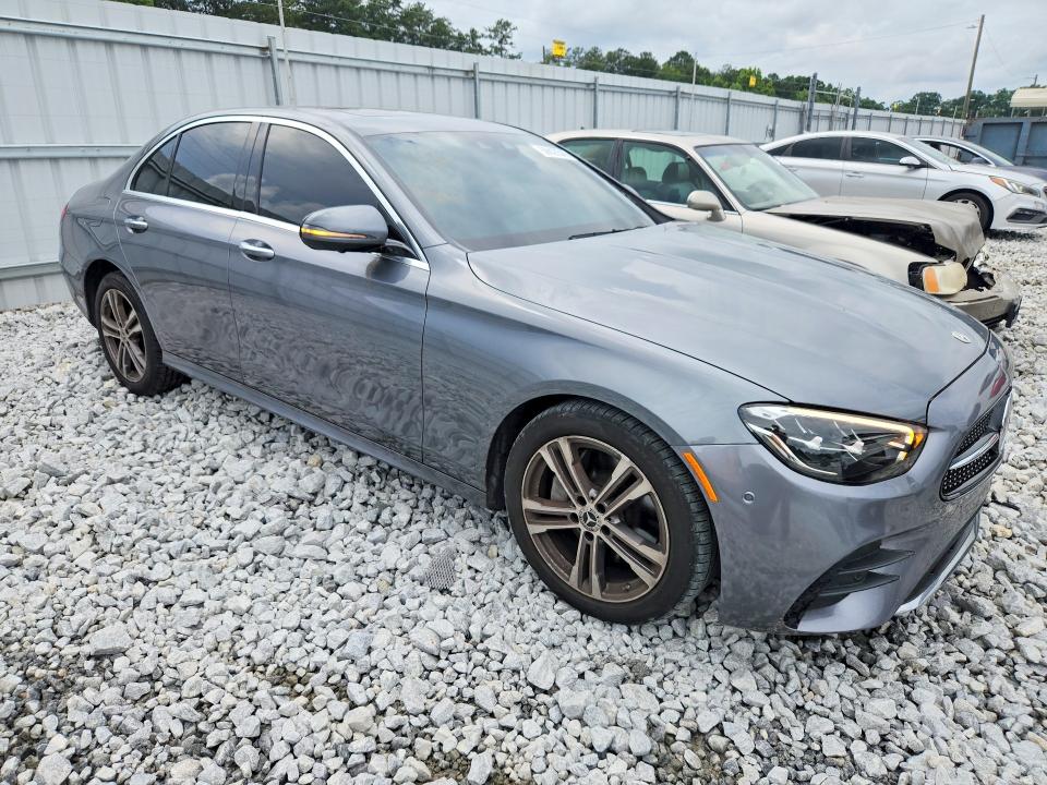 2022 Mercedes-benz E-klasse VIN W1KZF8EBXNB072534 COPART salvage auction — MINOR DENT/SCRATCHES, Mt - Certificate Of Title (P), sold $29,500 on 2026-07-28 (photo 4)