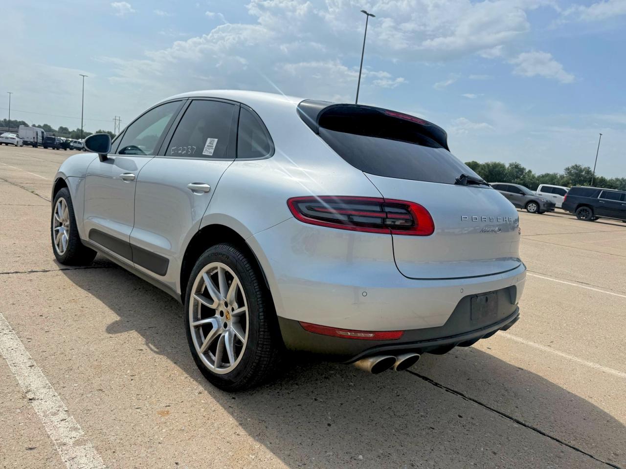 2015 Porsche Macan VIN WP1AB2A53FLB55393 COPART salvage auction — Minor Dent/Scratches, OK - CERTIFICATE OF TITLE (P), sold $5,400 on 2026-06-30 (photo 3)
