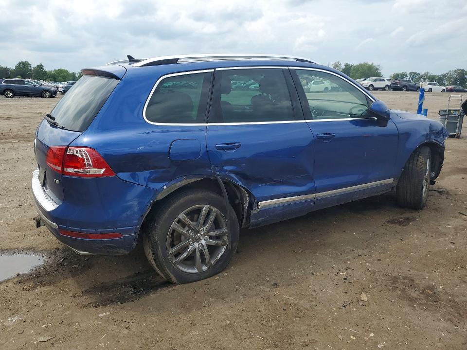 2016 Volkswagen Touareg VIN WVGEP9BP0GD003737 COPART salvage auction — FRONT END, VA - CERT OF TITLE - SALVAGE, sold $2,850 on 2026-07-08 (photo 3)