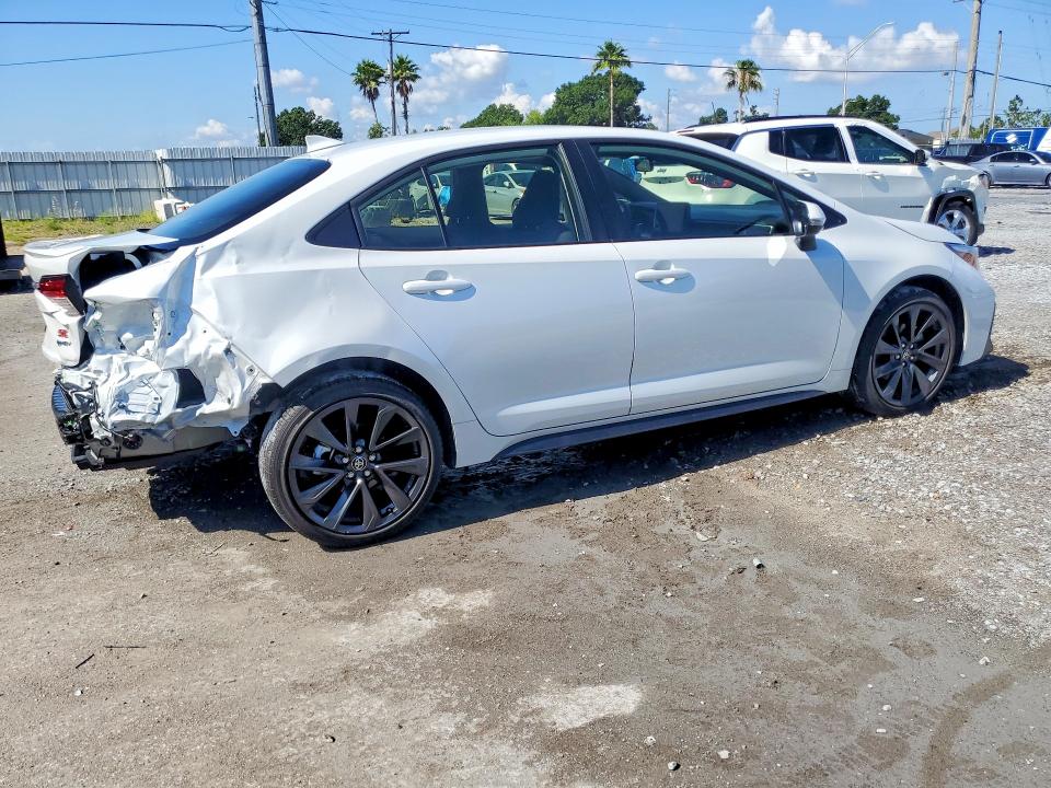 2026 Toyota Corolla VIN JTDBCMFE0T3127585 COPART salvage auction — REAR END, Fl - Cert Of Title Slvg Rebuildable, sold $6,200 on 2026-07-31 (photo 3)