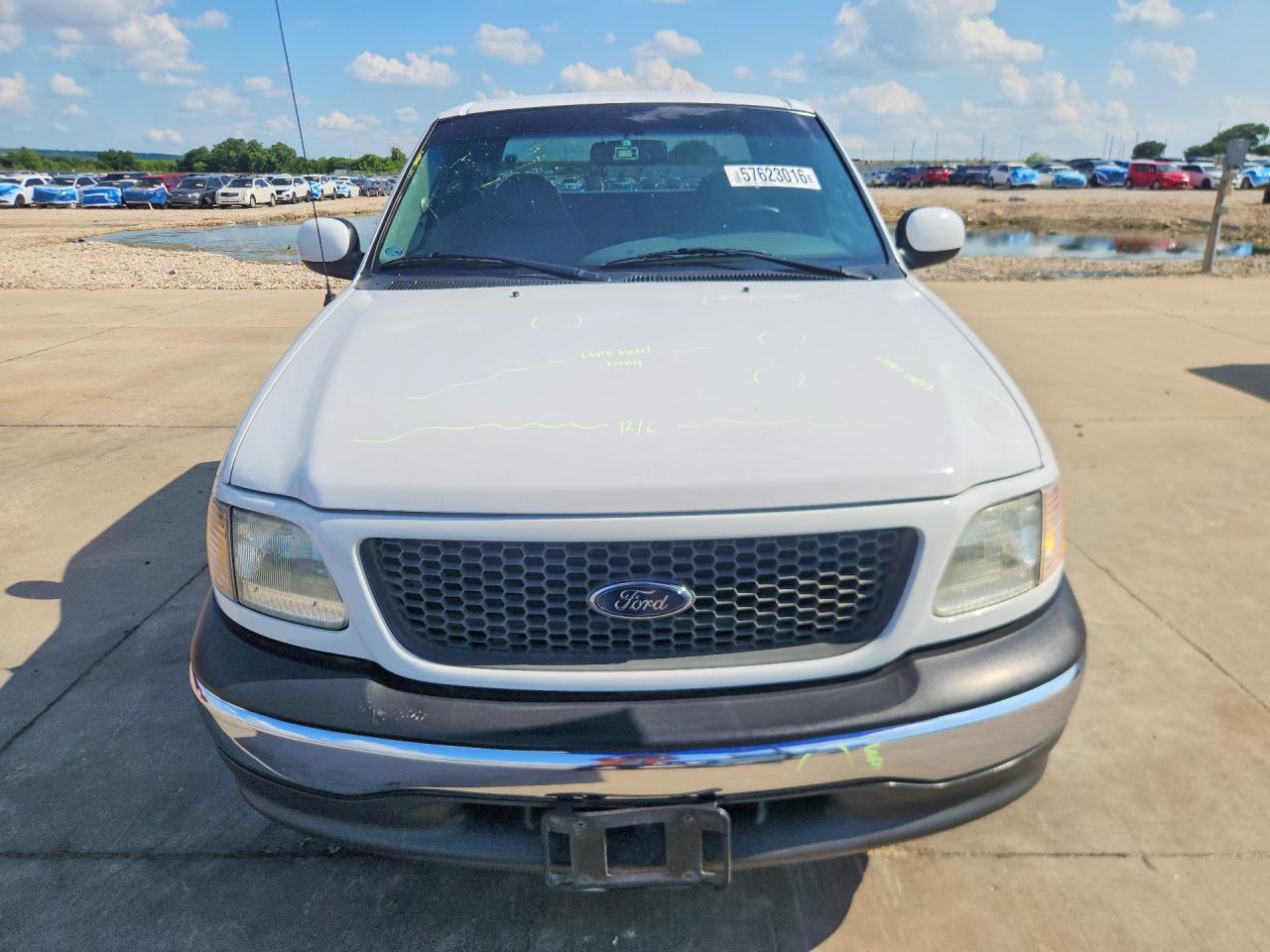 2000 Ford F-150 Lightning VIN 1FTRX17W9YKB40163 COPART salvage auction — Rear End, TX - SALVAGE VEHICLE TITLE, sold $1,400 on 2026-07-09 (photo 5)