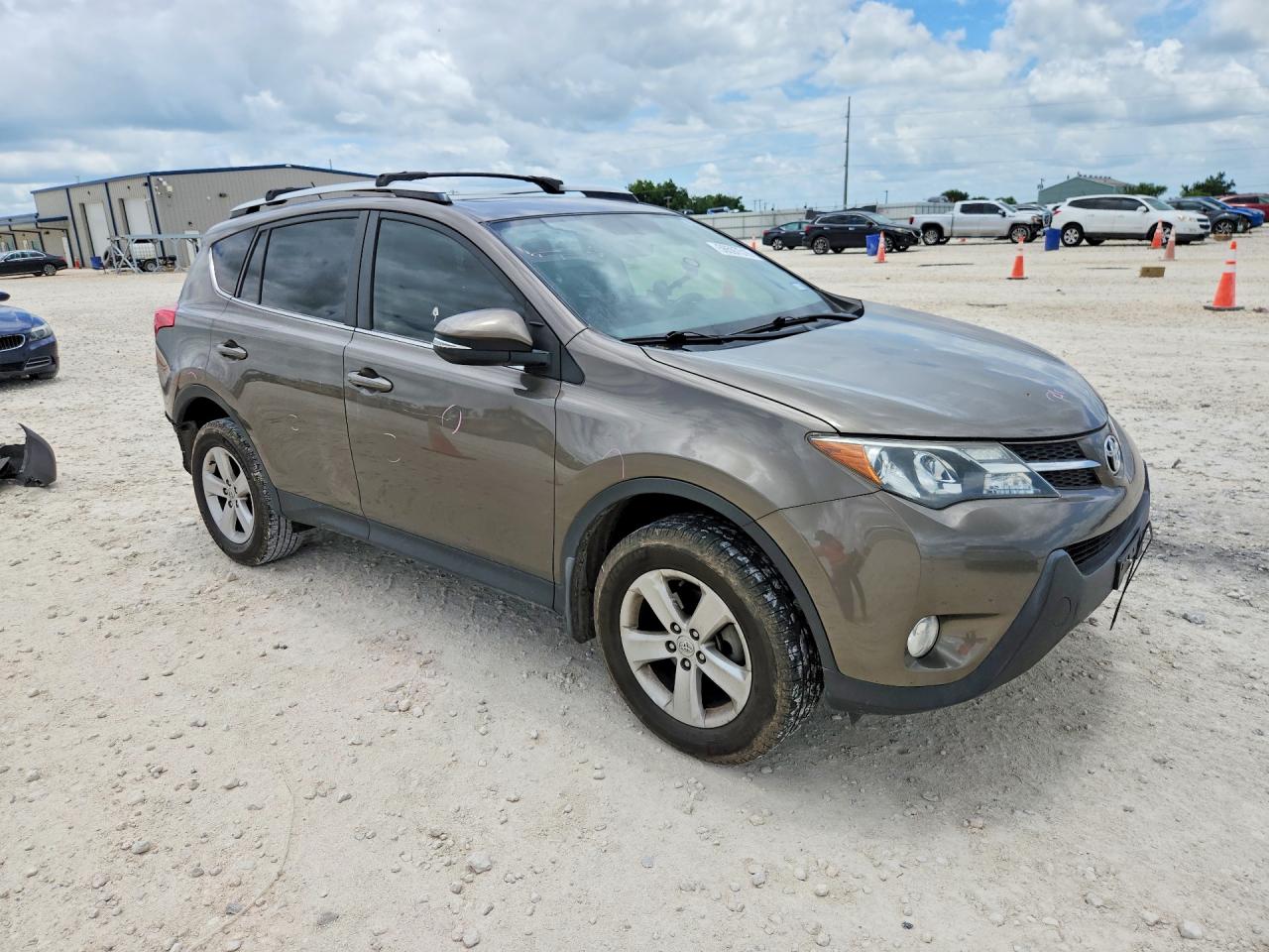 2013 Toyota RAV4 VIN JTMWFREV6D5017279 COPART salvage auction — Rear End, TX - SALVAGE VEHICLE TITLE, sold $4,300 on 2026-07-09 (photo 4)