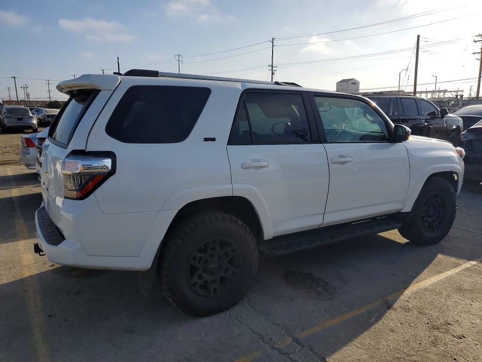 2023 Toyota 4runner VIN JTEEU5JR1P5291900 COPART salvage auction — ROLLOVER, Hi - Dis/Dlr/Exp Only Salvage Title, sold $15,100 on 2026-07-08 (photo 3)