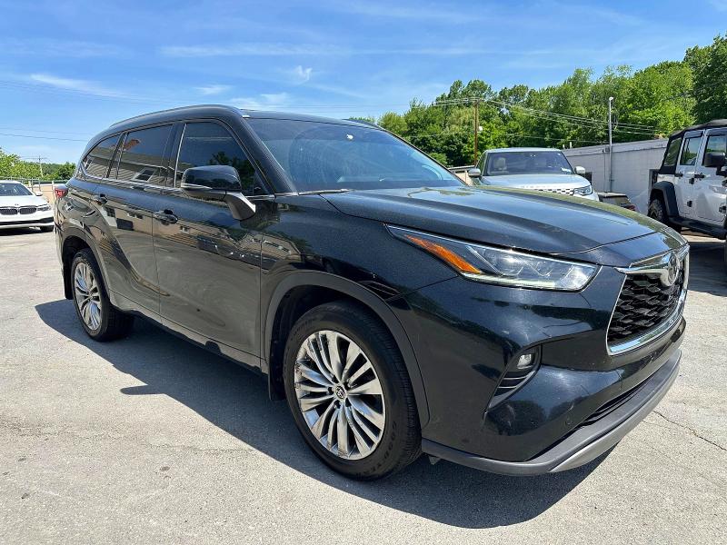 2023 Toyota Highlander VIN 5TDKDRAH8PS508181 COPART salvage auction — MINOR DENT/SCRATCHES, OH - CERTIFICATE OF TITLE, sold $29,000 on 2026-07-17 (photo 4)