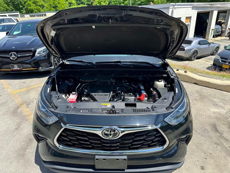 2023 Toyota Highlander VIN 5TDKDRBH4PS001390 COPART salvage auction — MINOR DENT/SCRATCHES, MA - CERTIFICATE OF TITLE, sold $24,100 on 2026-07-29 (photo 5)