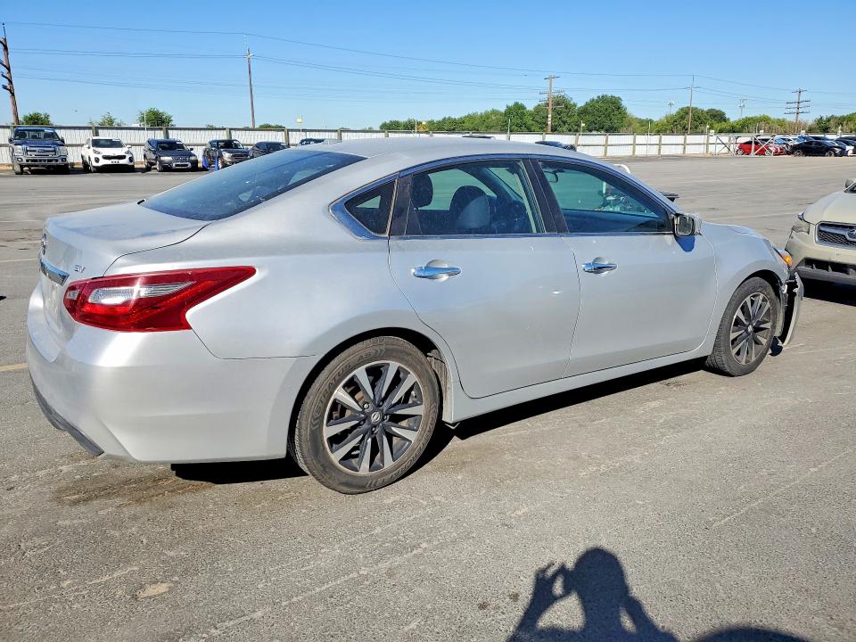 2018 Nissan Altima VIN 1N4AL3AP2JC104052 COPART salvage auction — FRONT END, Salvage Title, sold $1,250 on 2026-07-23 (photo 3)